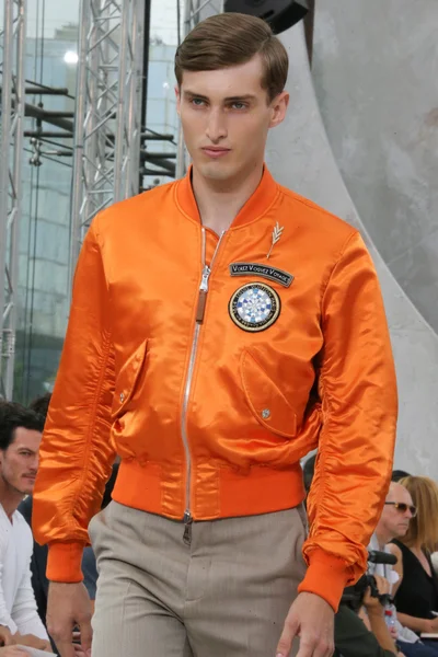 Look 29